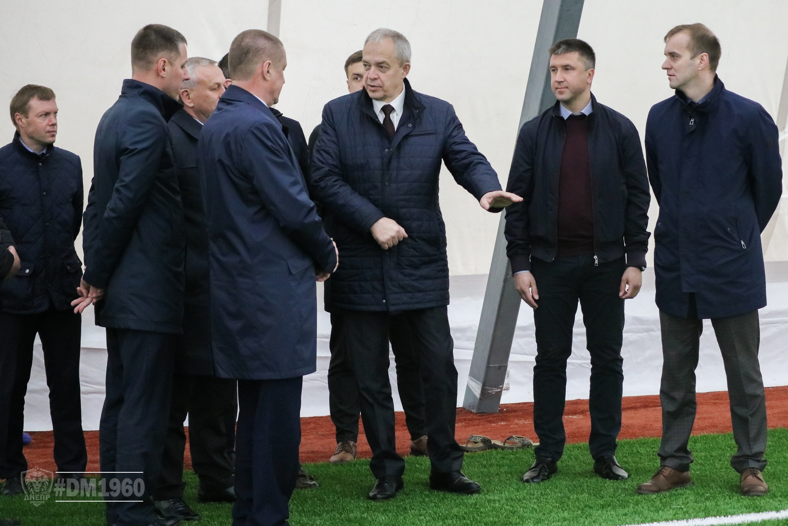 Игорь Сергеенко посетил футбольный манеж
