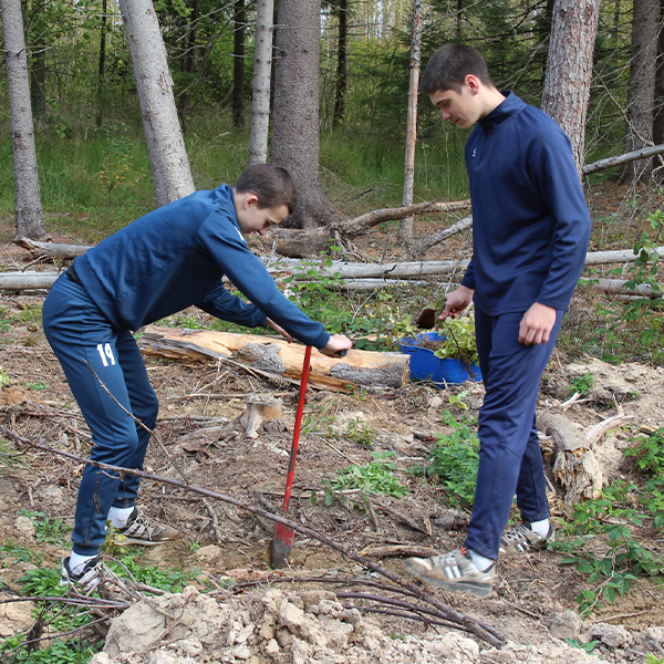 Футболисты Днепра U-18 сделали доброе дело