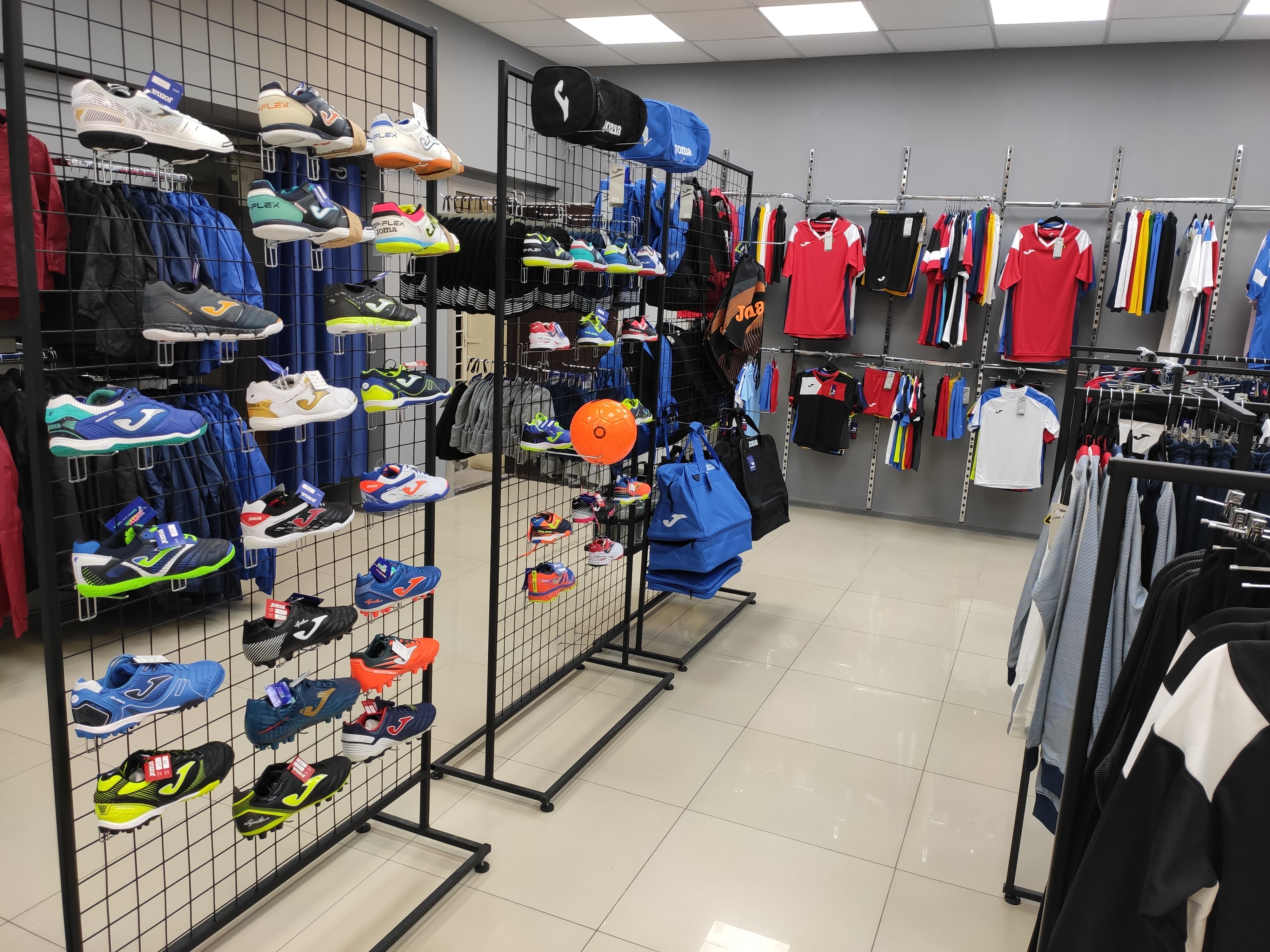 На стадионе Спартак открылся магазин JOMA